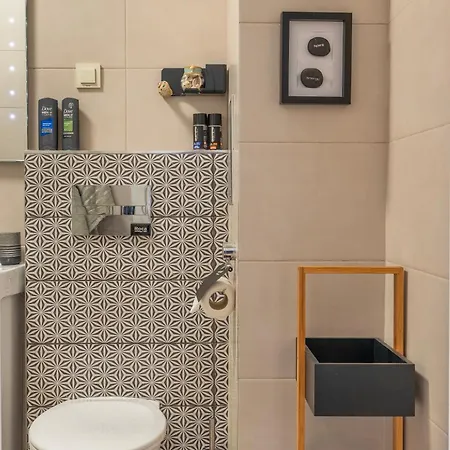Apartman Charming With Parking - 5min To The *