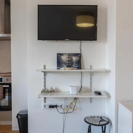 Apartman Charming With Parking - 5min To The Burgasz