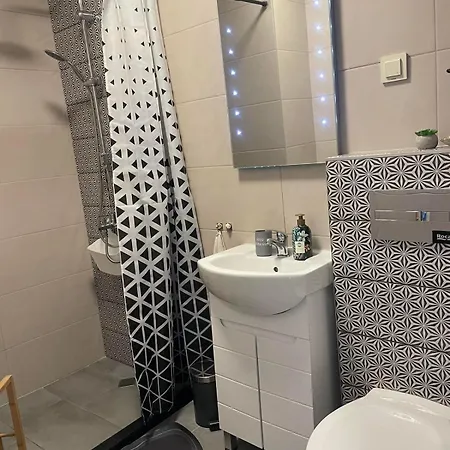 Charming With Parking - 5min To The Apartman *