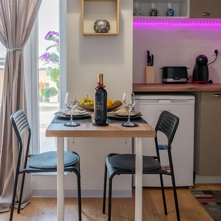 Charming With Parking - 5min To The