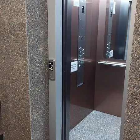 Charming With Parking - 5min To The Apartman *