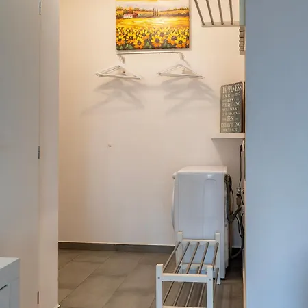 Apartman Charming With Parking - 5min To The *